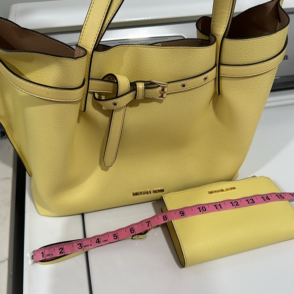 Michael Kors, handbag and wristlet - Picture 12 of 15